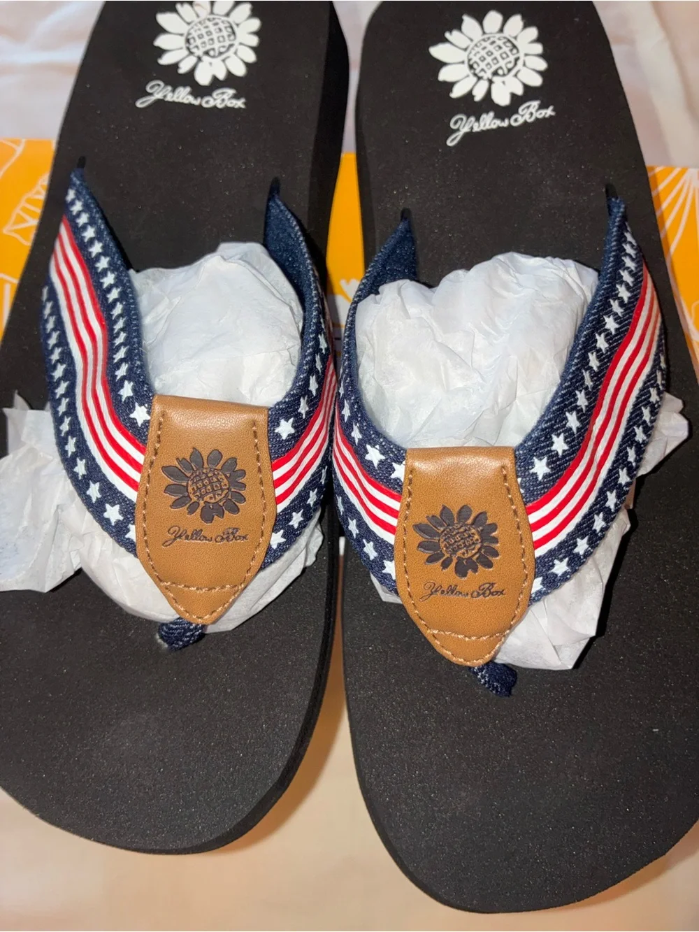 NIB Yellow Box Libertee Americana Patriotic Wedge Flip Flops Sandals 7M - Picture 2 of 3